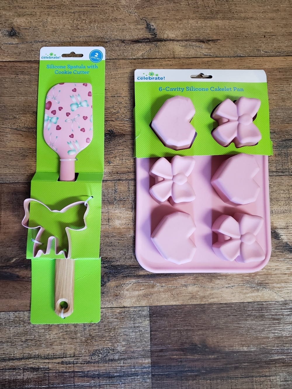 Celebrate! Hearts & Bows Pink Silicone Spatula & 6-Cavity Cakelet Pan Set